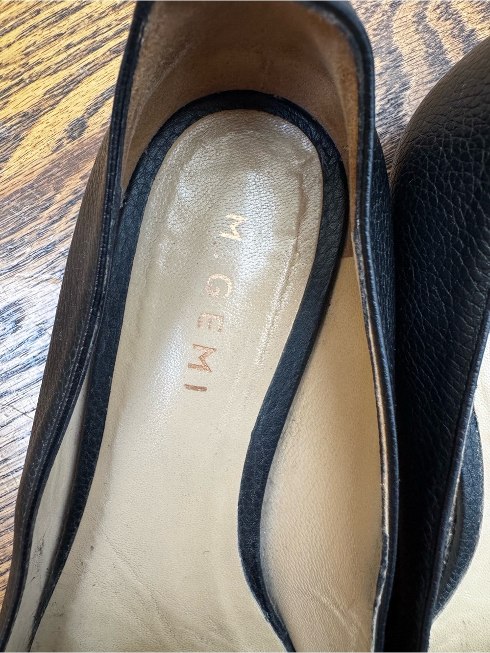 M. Gemi Black Pointed Leather Loafers with Contrast Stitching - Picture 2 of 5
